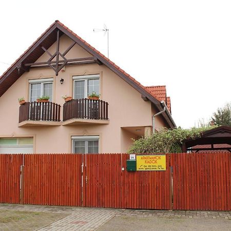 Imre Apartman Hajdúszoboszló Exterior foto
